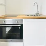 Cozy Garden Flat In London